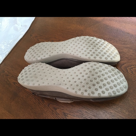 Womens Skechers slipons, sz 8. DarkTaupe color. AirCooled MemoryFoam. GreatCond. - Picture 5 of 5